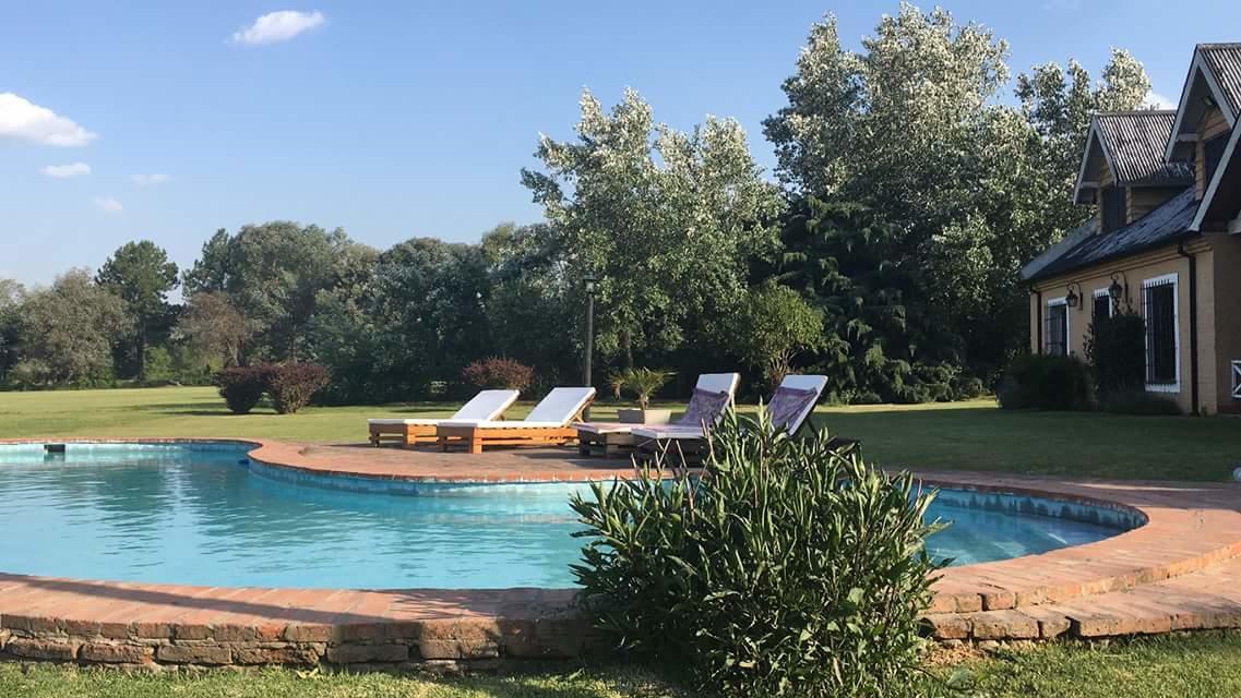 Bed and Breakfast The Polo House à Pilar  Extérieur photo